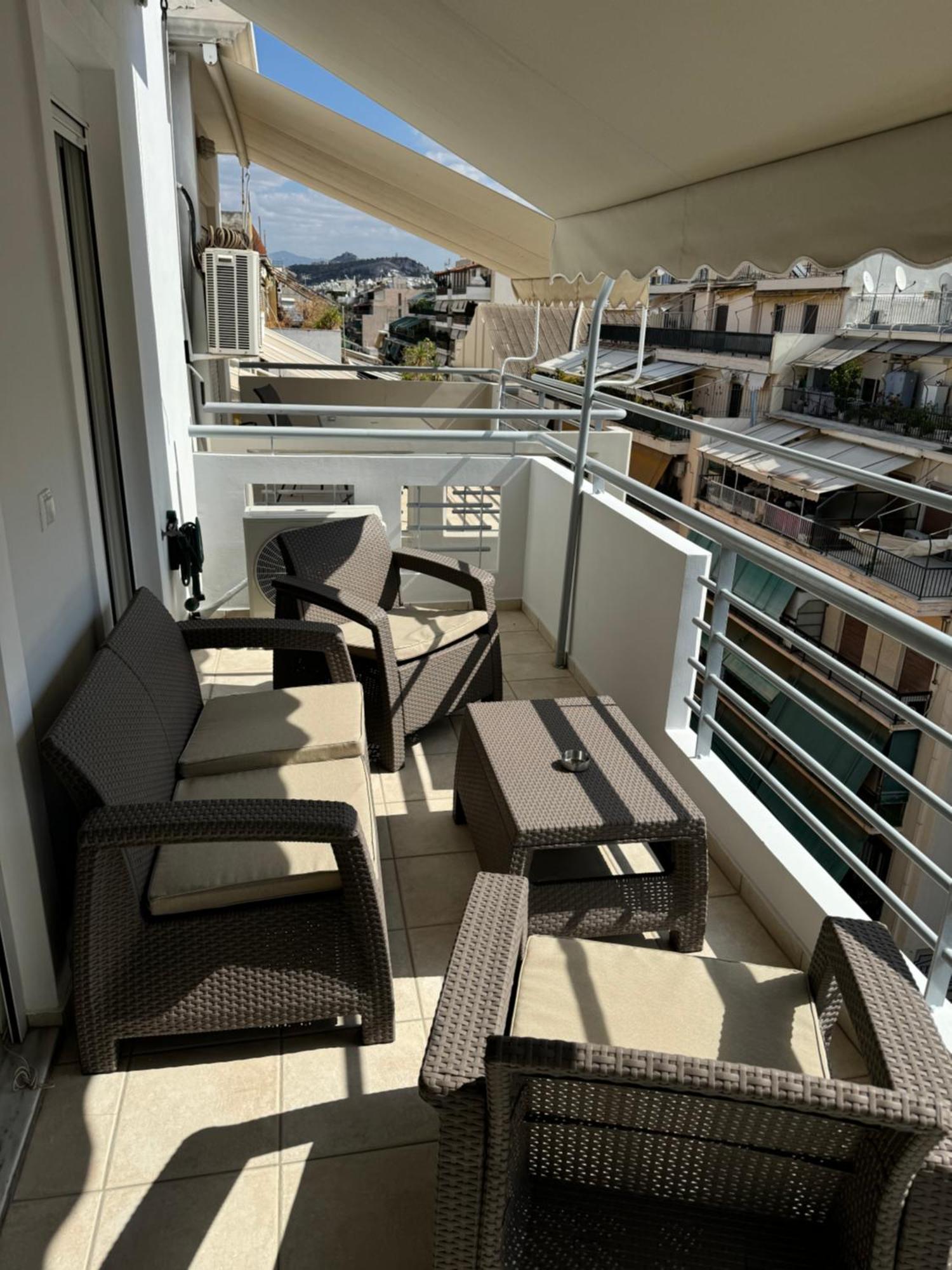 View Penthouse With Private Parking *